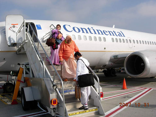 Srila Gurudev arrives in the U.S.A. First stop in Houston, Texas