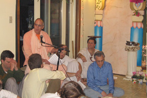 Siddhanti Maharaj tells everyone about Mahaprabhu's plan.