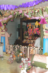 Ramai Prabhu offering the Arotik.