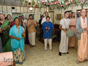 The devotees begin to gather.