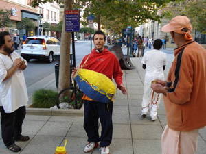 The kirtan continued in this spot for an hour and a half. The devotess took turns leading. From left: Prabhu's Arindam Krishna, Nowla Kishore, Adi Kesava and Siddhanti Maharaj, then Mahadevi, Siddhanti Maharaj, Prabhu's Jagadananda, Adi Kesava and Arindam Krishna.