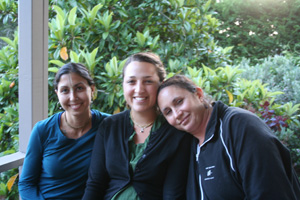 Sara, Vaidehi and Krishnapriya Didis.