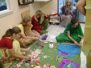 Krishna Madhuri, Braja Mohini, Hladini Shakti and Sushila Didis assisted in decorating the temple.