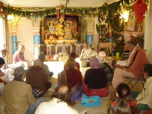 Sarvabhavana Prabhu gave a beautiful class enlivening everyone with the glories of Nityananda Prabhu