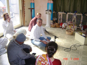 Hasyapriya Prabhu also spoke to the devotees.