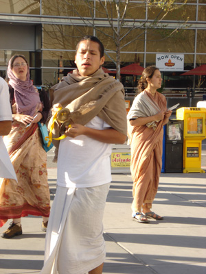 Laxmipriya Didi, Vamsi Bihari Prabhu and Mahadevi Didi.