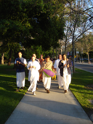 The kirtan was going full steam the whole way.