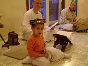 Young Jaganath Das and his father Vidya Sundar Prabhu and Jayanta Krishna Prabhu.