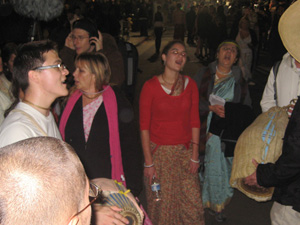 Nitai Prabhu with Madhumati, Ashapurna, and Kalindi Didis loudly chant "Nitai Gaur Hari Bol!"