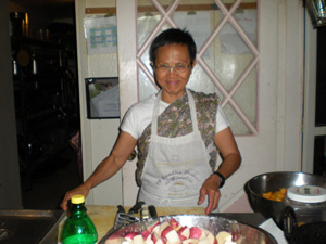 Shyama Didi came from San Jose and helps in the kitchen service.