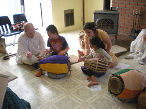 Bindu Madhava Prabhu and Kumari Shivani practice the te re beats.