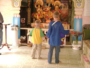 Gopala and Preston play mrdanga for Their Lordships.