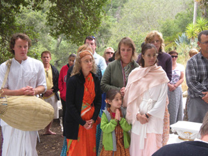 Satrughna Prabhu, Bimala Didi, Krishna Kanti Didi, young Lavanika and Bhakti Lalita Didi.