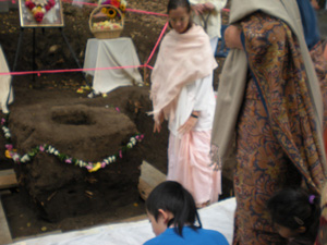 Srimati Bhakti Lalita Didi.