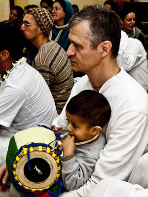 Vidyasundar Prabhu and little Jaganath.