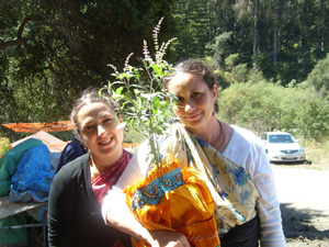 Vaidehi Devi and Krishnapriya Didi, Tulsidevis devoted servant.