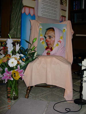 A special chair and garland was placed in the Temple room.