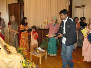 Sripad Hari Guru Prabhu, disciple of Srila Bhakti Swarup Damodar Maharaj and student of Puri Maharaj